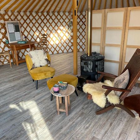 ホテル Luxe Yurt カウデーケルケ エクステリア 写真