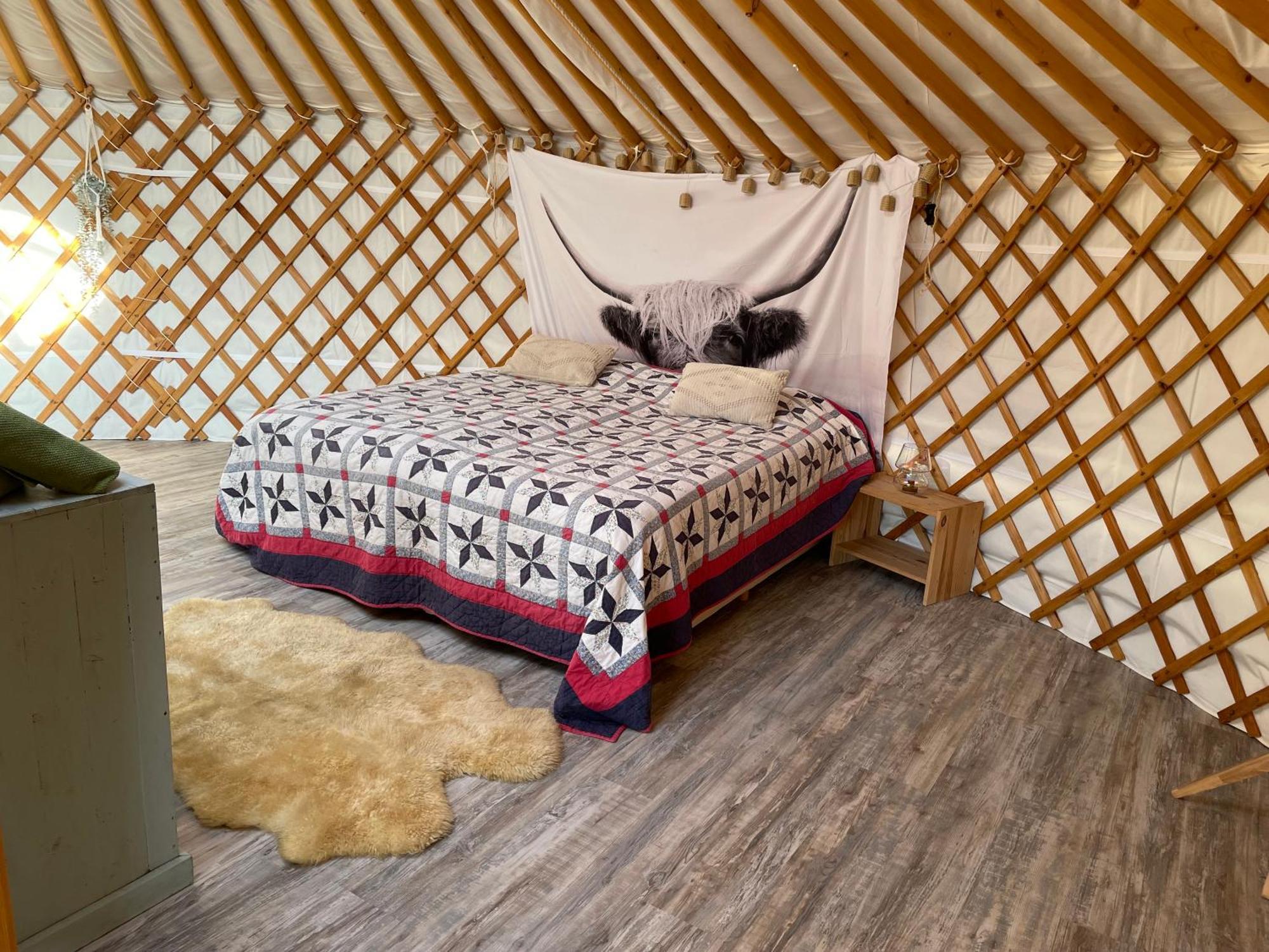 ホテル Luxe Yurt カウデーケルケ エクステリア 写真