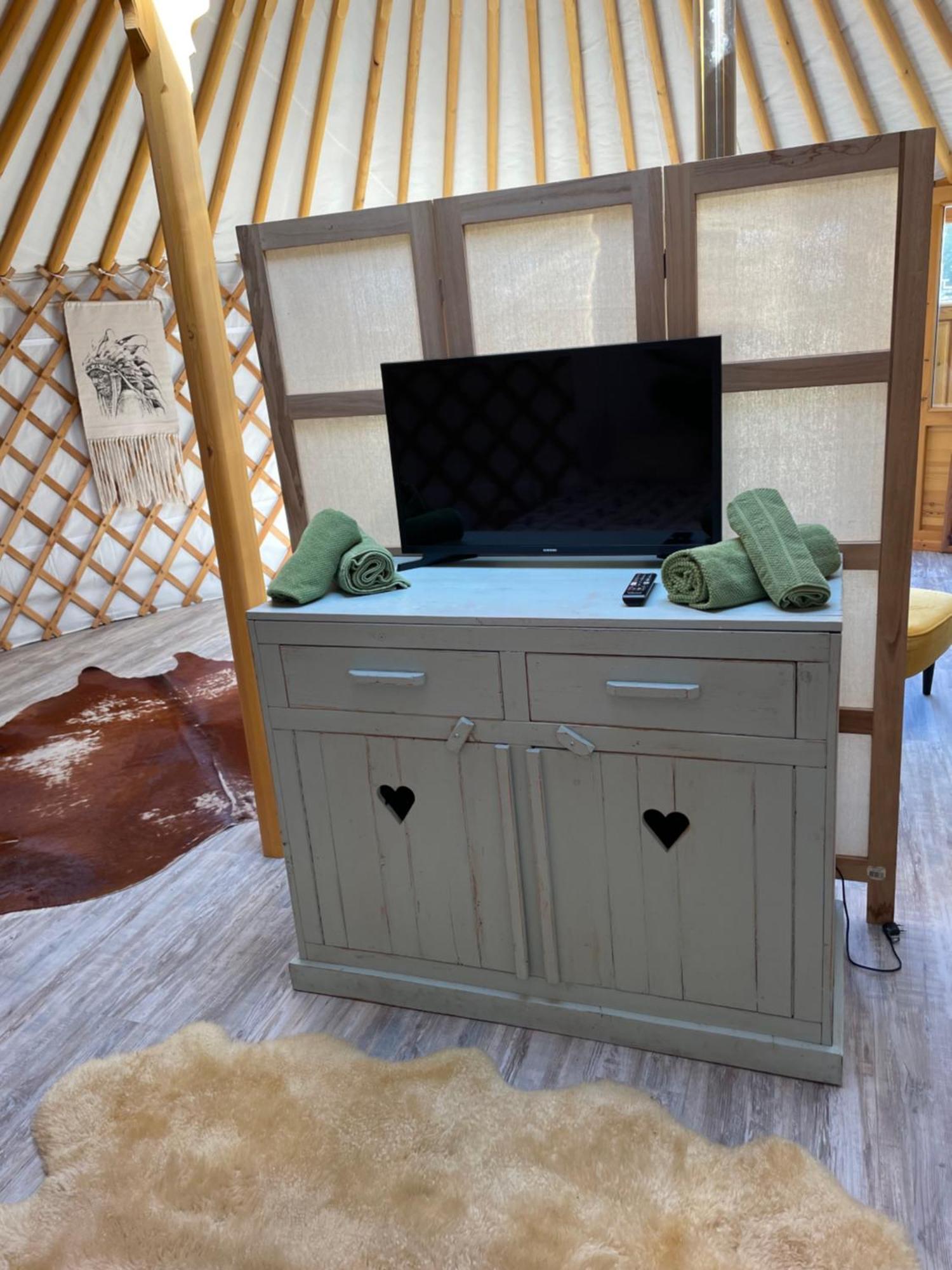 ホテル Luxe Yurt カウデーケルケ エクステリア 写真